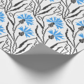 Blauer Cornflower-Kreuzstich-Design Geschenkpapier (Ecke)