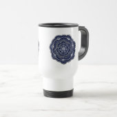 Blauer Crochetter Doodle Reisebecher (VorderseiteRechts)