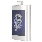 Blauer Drache im Chrom-Kohlenstoff, der Flammen Flachmann (Links)