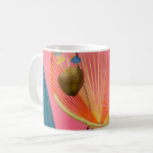 Blauer dreh-Flop neben Stuhl Kaffeetasse (Vorderseite Links)