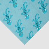 Blauer EidechseGecko auf den blauen Kindern Seidenpapier (Ausschnitt)