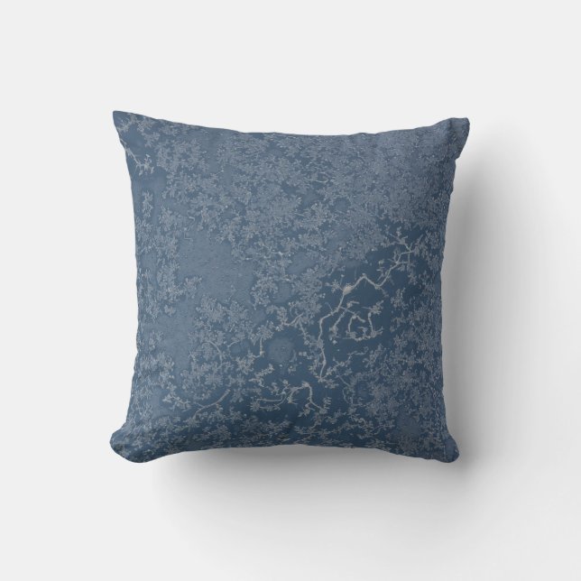 Blauer Eiskristall aus dunklem Stahl Kissen (Vorderseite)
