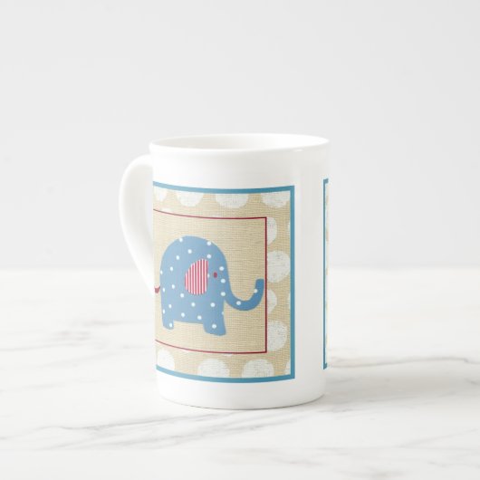 Blauer Elefant mit weißen Polka-Punkten Porzellantasse (Vorderseite Links)