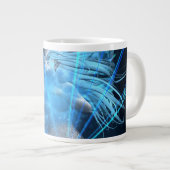 Blauer Fairy In der Vortex Jumbo Tasse 20oz - edit (Vorderseite Rechts)