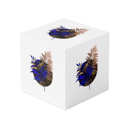 Blauer Farn im schwarzen Kreis Würfel (Vorderseite Schrägansicht)