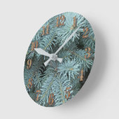 Blauer Fichtengrauer, rustikaler immergrüner Baum Runde Wanduhr (Winkel)
