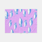 Blauer Fisch auf Flieder Fleecedecke (Vorderseite (Horizontal))