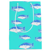 Blauer Fisch auf Türkis Mittlere Geschenktüte (Vorderseite)