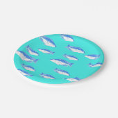 Blauer Fisch auf Türkis Pappteller (Schrägansicht)