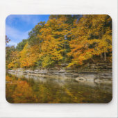Blauer Fluss im Herbst Mousepad (Vorne)