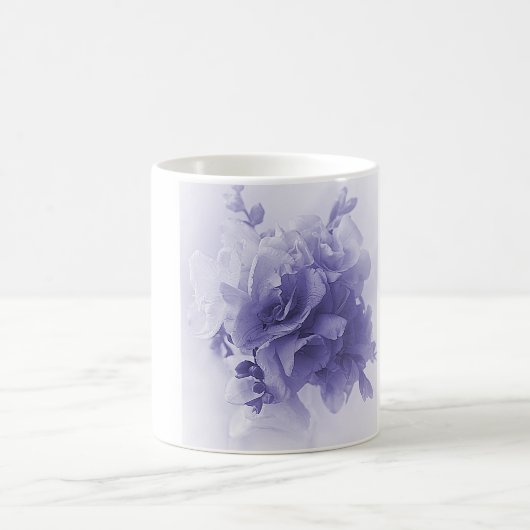 BLAUER FREESIA-BLUMENSTRAUSS KAFFEETASSE (Mittel)
