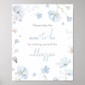 Blauer Frühling Baby in Blütenumschlag Poster (Vorne)