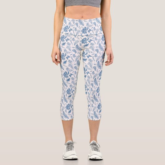 Blauer Garten Schmetterling und Blumengarten Muste Capri Leggings (Vorderseite)