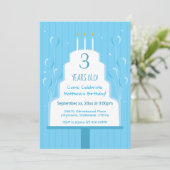 Blauer Geburtstags-Kuchen und Einladung der (Stehend Vorderseite)