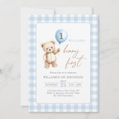 Blauer Gingham-Teddybär-Ballon-Junge 1. Geburtstag Einladung (Vorderseite)
