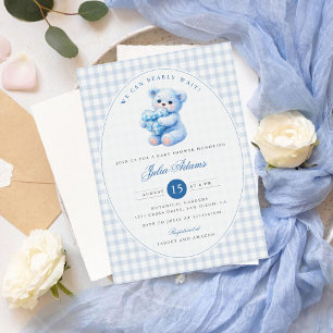 Blauer Gingham-Teddybär Neutrale Babyparty Einladung