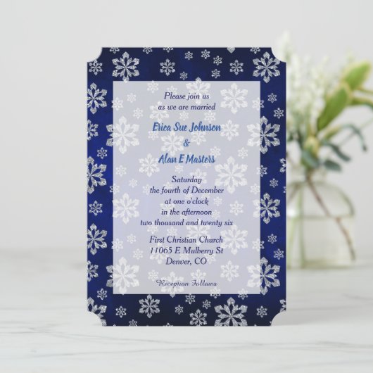 Blauer Glanz Silver Snowflake Hochzeit Einladung (Stehend Vorderseite)