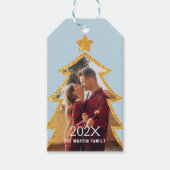 Blauer glänzender Weihnachtsbaum personalisiertes Geschenkanhänger (Vorderseite)