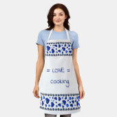Blauer Glitzer Herz auf weißer Schürze (Getragen)