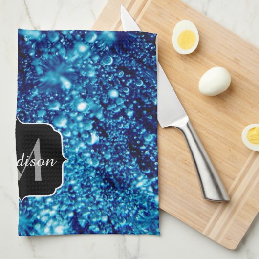Blauer Glitzern Abstrakt gefrorene Blasen Monogram Geschirrtuch (Viertel Falte)