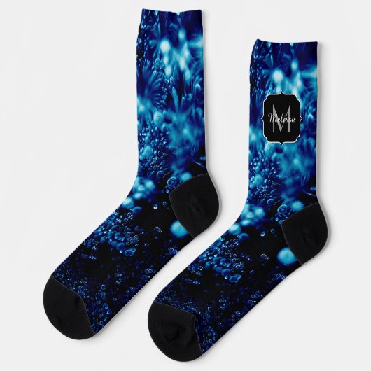 Blauer Glitzern Abstrakt gefrorene Blasen Monogram Socken (Linkes Detail)
