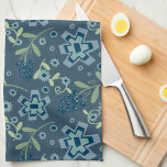 Blauer grüner Blumenmuster Fun Chic Name Geschirrtuch<br><div class="desc">Blauer Chic Floral Stilvolles Küchentuch. Diese einzigartigen Küchentücher sind ein perfektes Geschenk zum Geburtstag, Ruhestand, Jubiläum, etc. zu feiern. Fügen Sie ein koordinierendes Handtuch in meinem Zazzle-Geschäft. Ein lustiger Weg, um Ihrer Küche Farbe hinzuzufügen. Pair es mit einer Flasche Wein und es ist ein großes Geschenk für Freunde, Familie, Mitarbeiter,...</div>