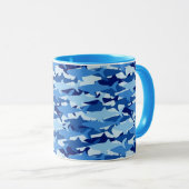 Blauer Haifisch-Muster Tasse (VorderseiteRechts)
