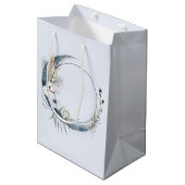 Blauer Halbmond mit weißen Blume Mittlere Geschenktüte (Vorderseite Schrägansicht)