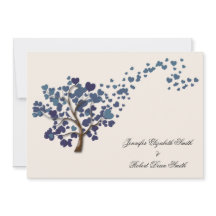 Blauer Herzbaum über Elfenbeinhochzeit Einladung