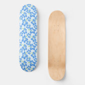 Blauer Hibiskus, Blumen, Muster von Blume Skateboard (Vorderseite)