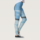 blauer Himmel (Flughafenfenster) Leggings (Rechts)