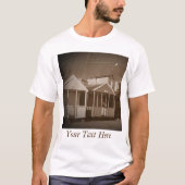 Blauer Himmel in Strandhütten, das englische Foto  T-Shirt (Vorderseite)