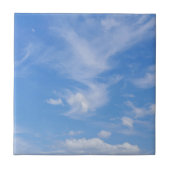 Blauer Himmel mit wispy Wolken Fliese (Vorderseite)