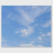 Blauer Himmel mit wispy Wolken Geschenkpapier (Flach)