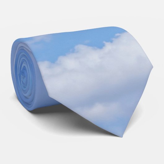 Blauer Himmel mit wispy Wolken Krawatte (Gerollt)
