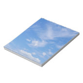 Blauer Himmel mit wispy Wolken Notizblock (Rotiert)