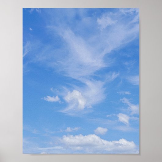Blauer Himmel mit wispy Wolken Poster (Vorne)