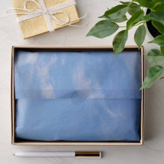 Blauer Himmel mit wispy Wolken Seidenpapier (Geschenk)