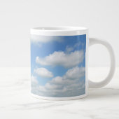 Blauer Himmel mit Wolken Jumbo-Tasse (Rechts)