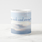 Blauer Himmel mit Wolken Jumbo-Tasse (Vorderseite)