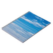 Blauer Himmel mit Wolkenkratzern Notizblock (Linke Seite)