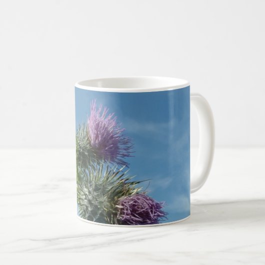 Blauer Himmel-schottische Distel-Kaffee-Tasse Kaffeetasse (VorderseiteRechts)