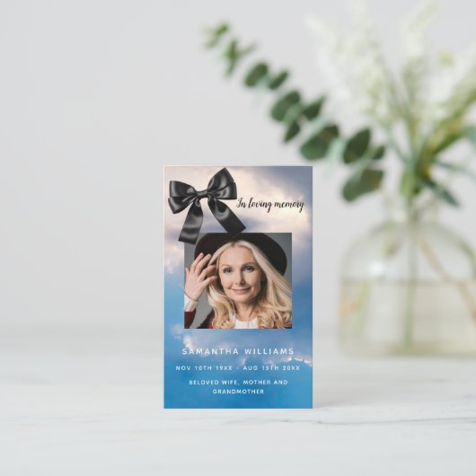 Blauer Himmel Schwarzer Bug Foto Beerdigungskarte Visitenkarte (Stehend Vorderseite)