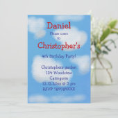 Blauer Himmel und flauschige Wolken Geburtstag Einladung (Stehend Vorderseite)