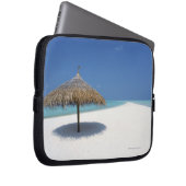 Blauer Himmel und Meer 16 Laptopschutzhülle (Vorne Rechts)