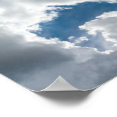 Blauer Himmel und sonnenbeleuchtete Wolken Poster (Ecke)