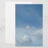 Blauer Himmel und weiße Wolken. Briefpapier (Vorne/Hinten)