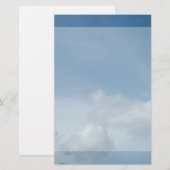 Blauer Himmel und weiße Wolken. Briefpapier (Vorne/Hinten)