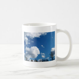 Blauer Himmel und weiße Wolken Kaffeetasse