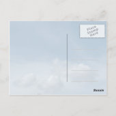 Blauer Himmel und weiße Wolken Postkarte. Postkarte (Rückseite)